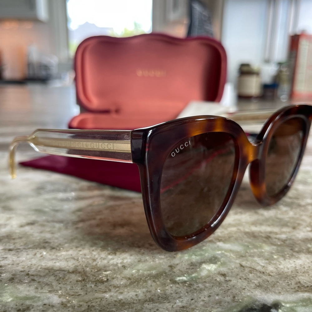 Gucci 51mm Cat Eye Brown Sunglasses with Tortoiseshell Frame - Picture 5 of 9
